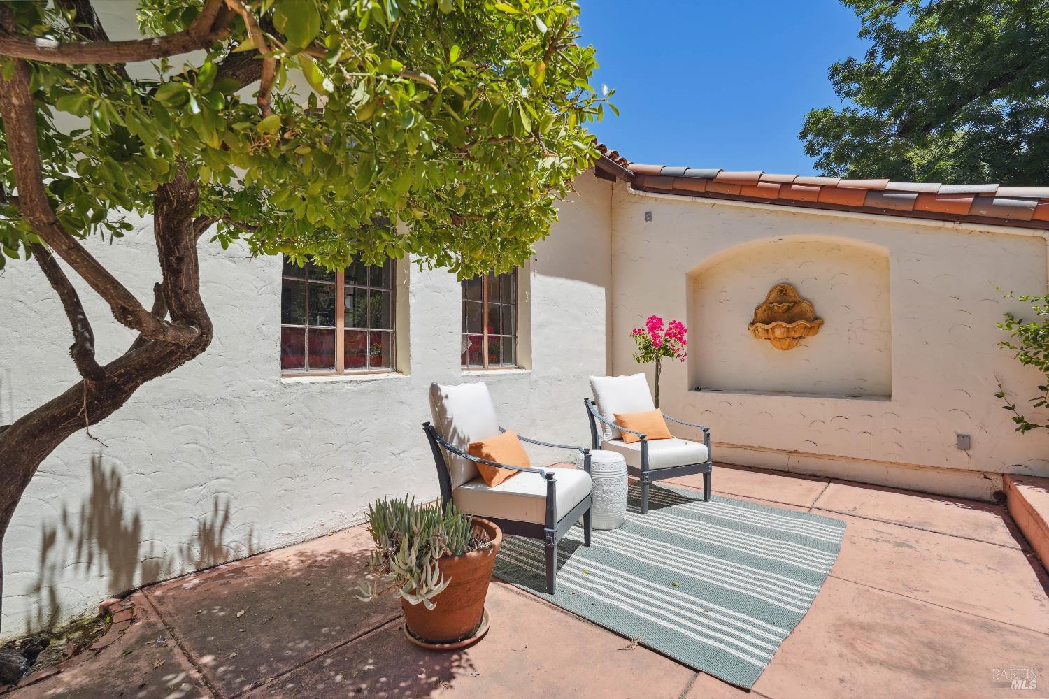 Detail Gallery Image 5 of 84 For 330 Buck Ave, Vacaville,  CA 95688 - 3 Beds | 3 Baths