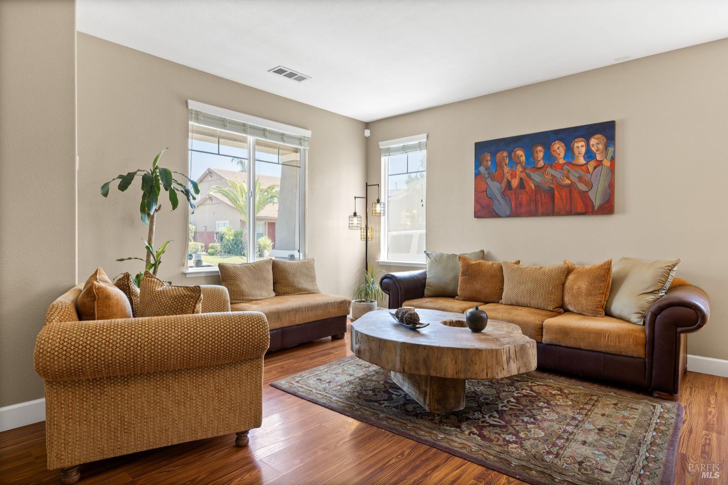Detail Gallery Image 4 of 27 For 426 Tilden Cir, Vacaville,  CA 95688 - 4 Beds | 2/1 Baths