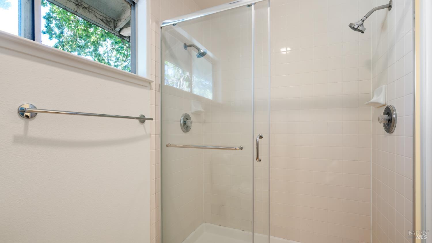 Detail Gallery Image 33 of 43 For 2318 S Hampton Cir, Santa Rosa,  CA 95401 - 4 Beds | 3 Baths