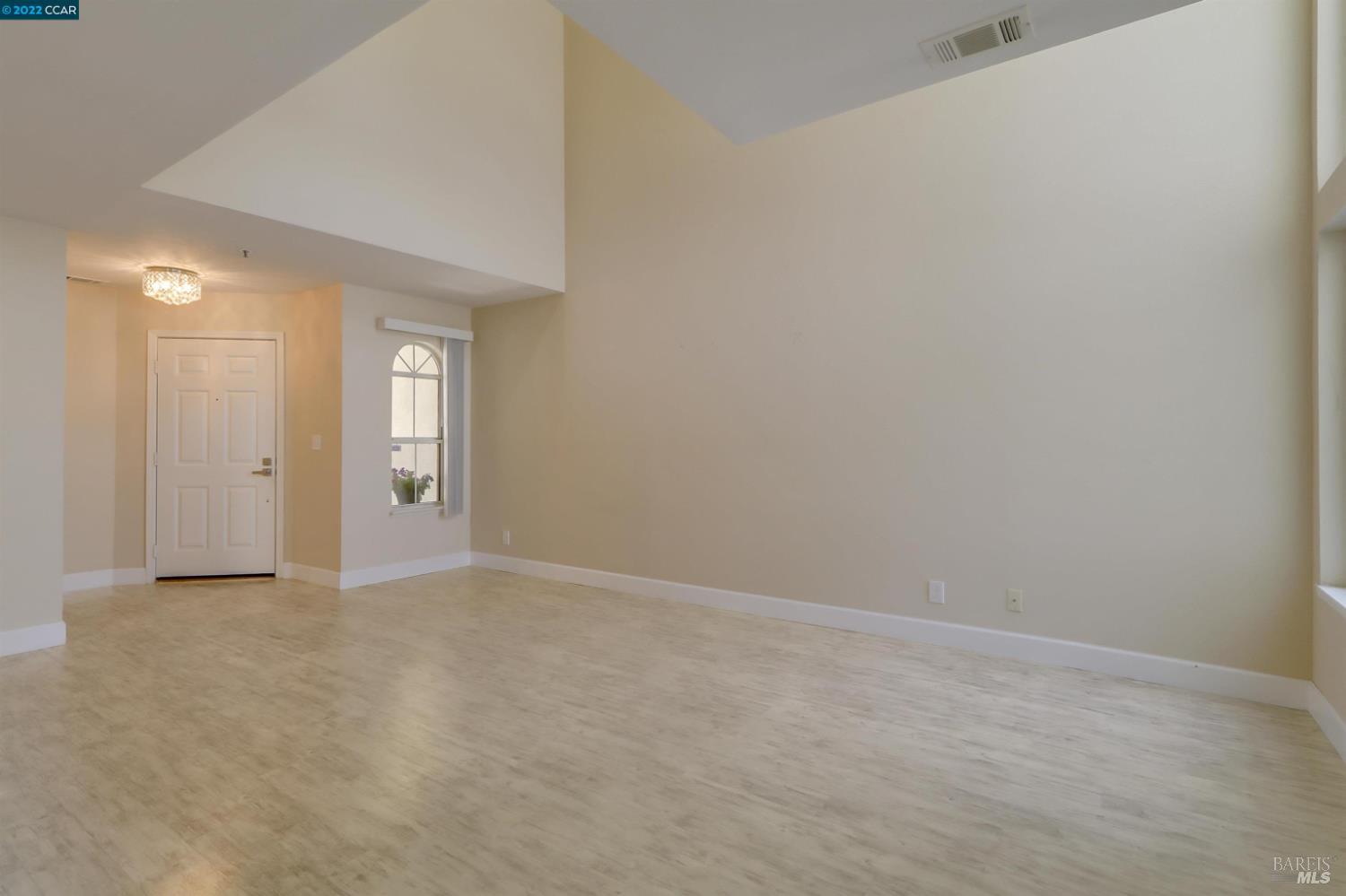 Detail Gallery Image 6 of 39 For 28 Shoal Dr, Vallejo,  CA 94591 - 3 Beds | 2/1 Baths