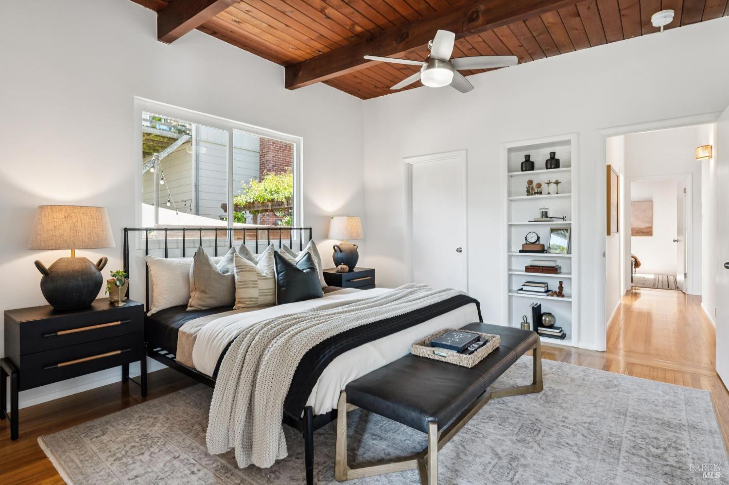 Detail Gallery Image 18 of 35 For 715 Alta Vista Rd, Mill Valley,  CA 94941 - 2 Beds | 1 Baths