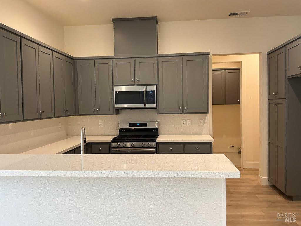 Detail Gallery Image 10 of 17 For 1329 Calabazas Dr, Windsor,  CA 95492 - 3 Beds | 2 Baths