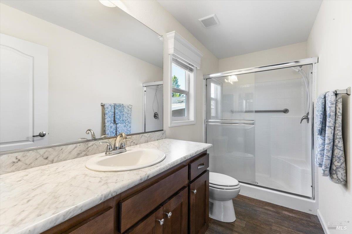 Detail Gallery Image 8 of 10 For 89 Oriole Way, Santa Rosa,  CA 95409 - 3 Beds | 2 Baths