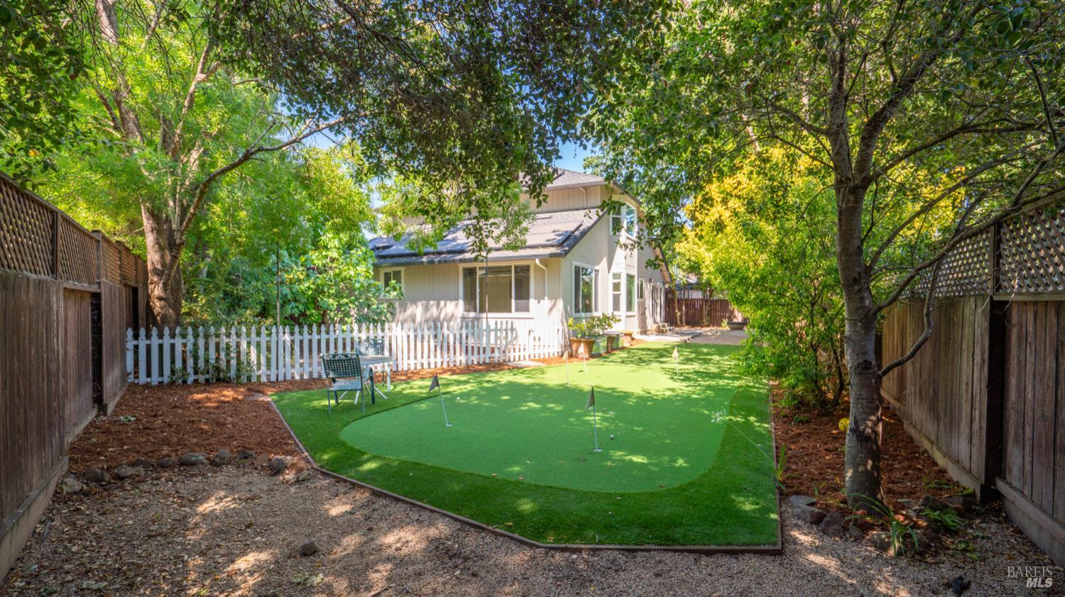 Detail Gallery Image 39 of 43 For 2318 S Hampton Cir, Santa Rosa,  CA 95401 - 4 Beds | 3 Baths