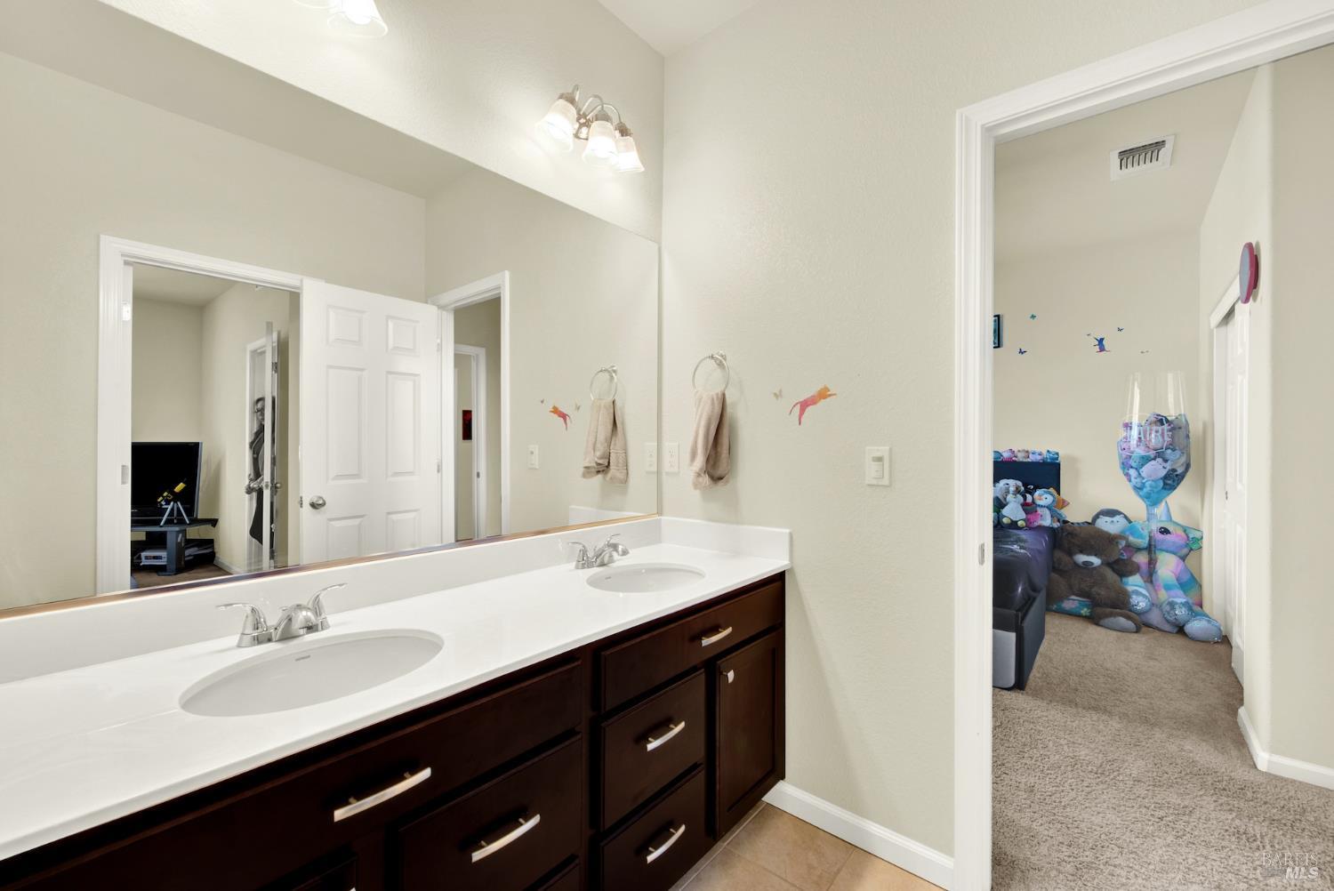 Detail Gallery Image 33 of 55 For 1511 Snowdrop Ct, Fairfield,  CA 94533 - 4 Beds | 2/1 Baths