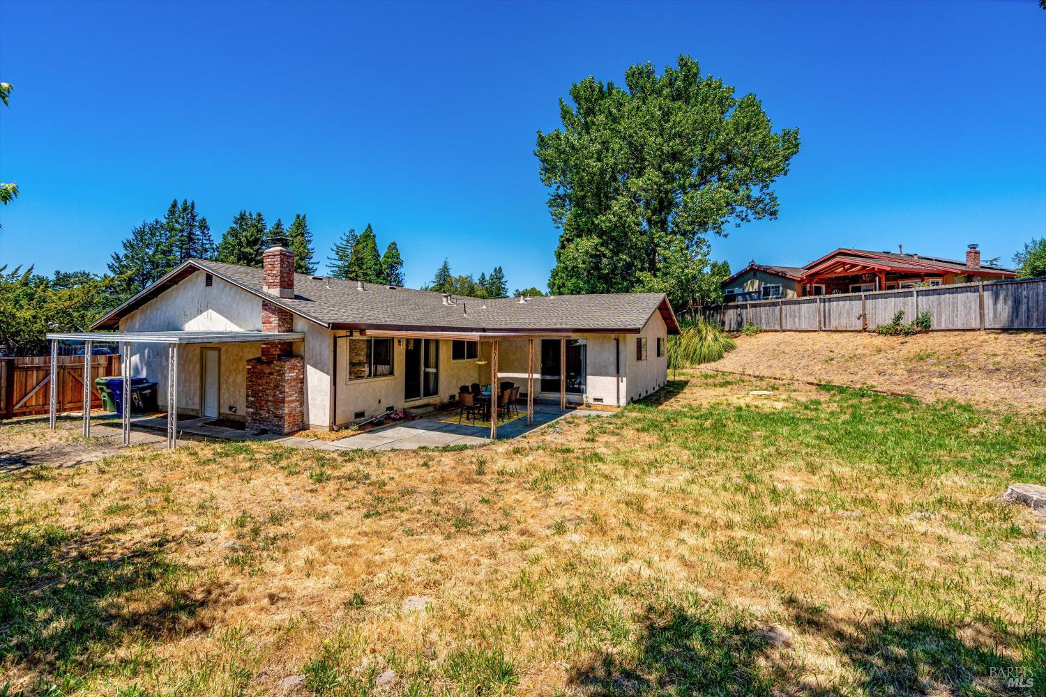 Detail Gallery Image 43 of 57 For 207 May Ct, Sebastopol,  CA 95472 - 4 Beds | 2 Baths