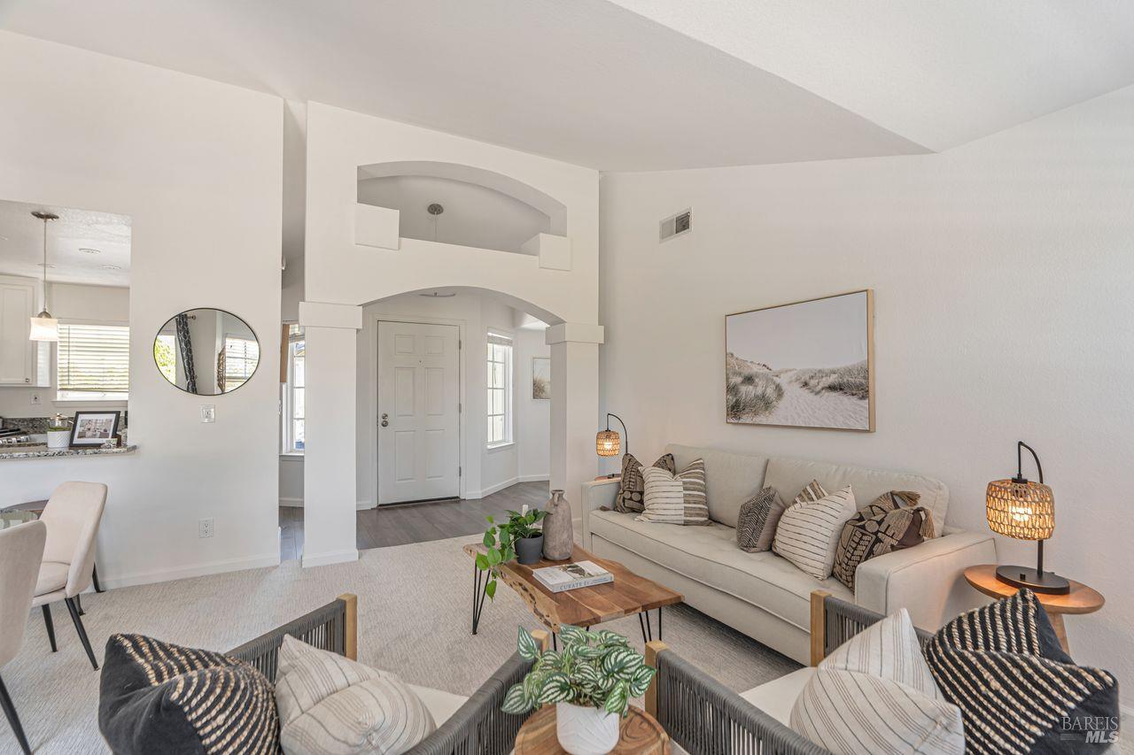Detail Gallery Image 7 of 44 For 45 Mariners Cir, San Rafael,  CA 94903 - 3 Beds | 2 Baths
