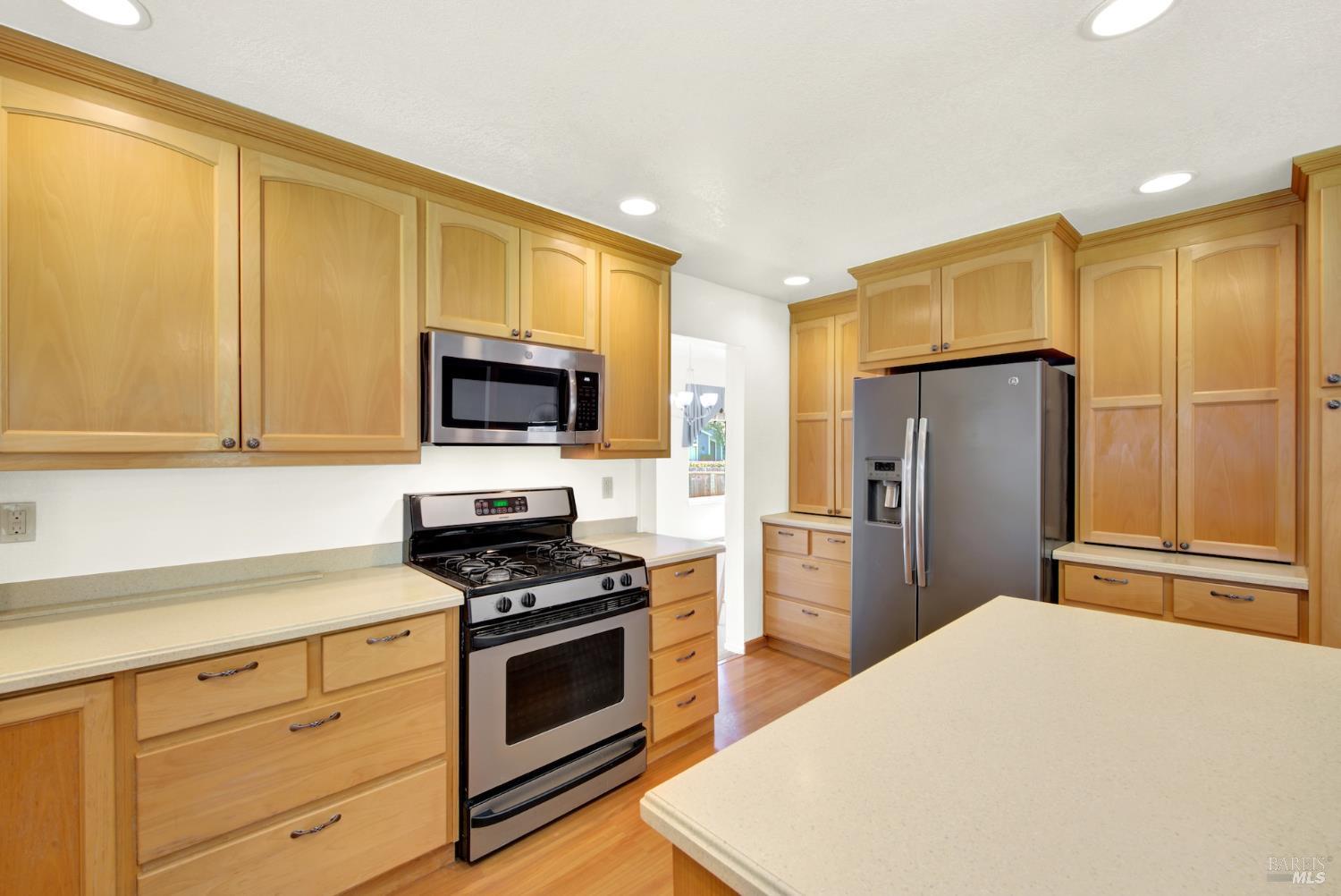 Detail Gallery Image 35 of 93 For 242 Rosita Ct, Vacaville,  CA 95687 - 4 Beds | 2/1 Baths
