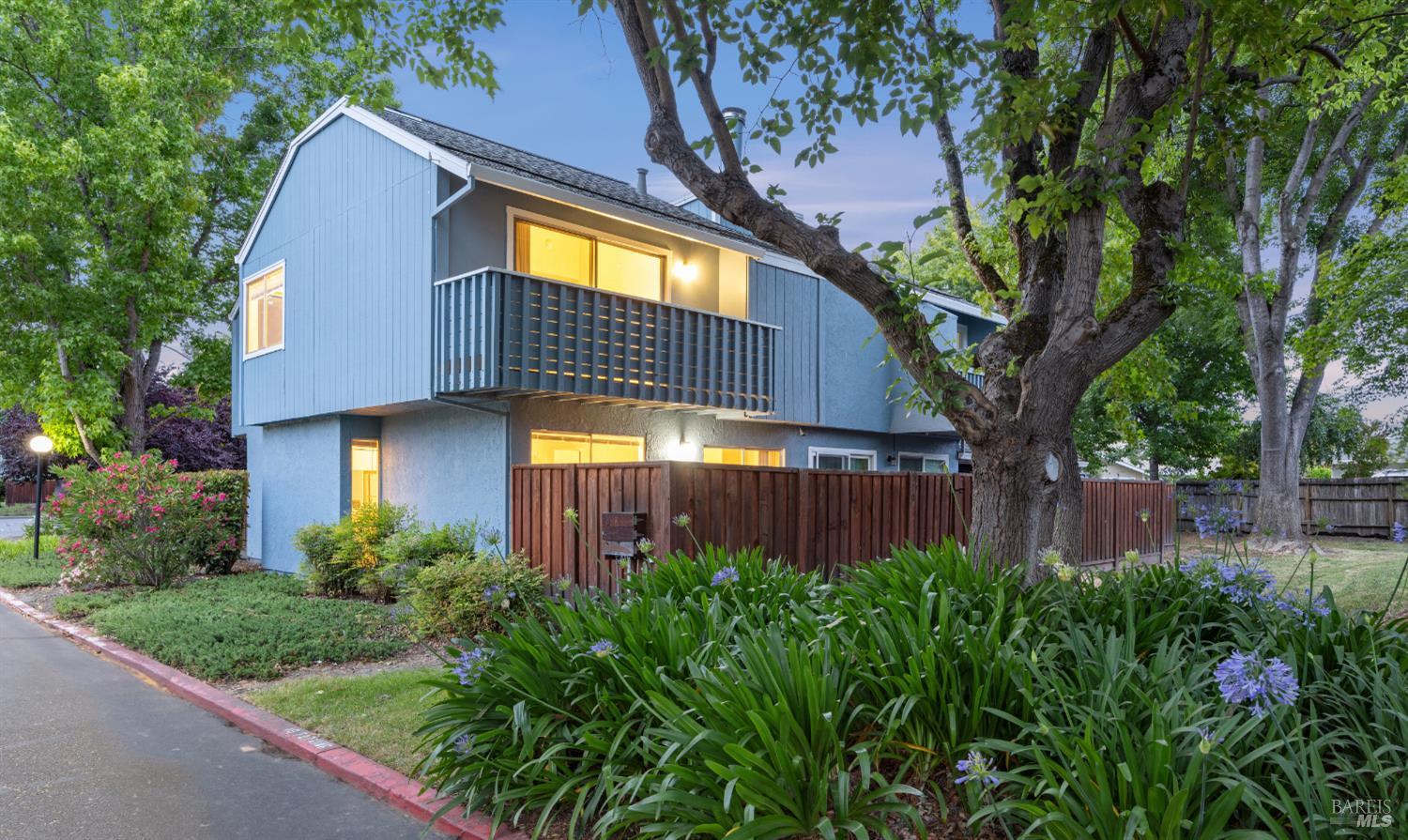 Detail Gallery Image 5 of 56 For 510 Racquet Club Cir, Rohnert Park,  CA 94928 - 3 Beds | 1/1 Baths