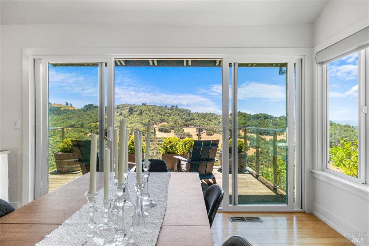 Detail Gallery Image 11 of 58 For 1831 Madrone Ave, Healdsburg,  CA 95448 - 3 Beds | 2/1 Baths