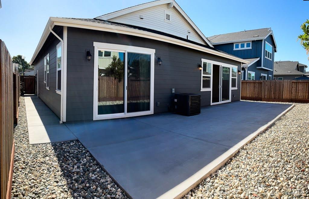 Detail Gallery Image 3 of 17 For 1329 Calabazas Dr, Windsor,  CA 95492 - 3 Beds | 2 Baths