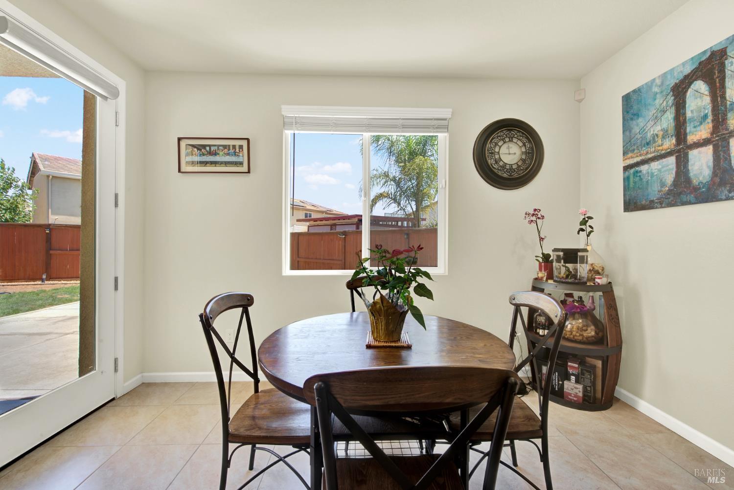 Detail Gallery Image 24 of 55 For 1511 Snowdrop Ct, Fairfield,  CA 94533 - 4 Beds | 2/1 Baths