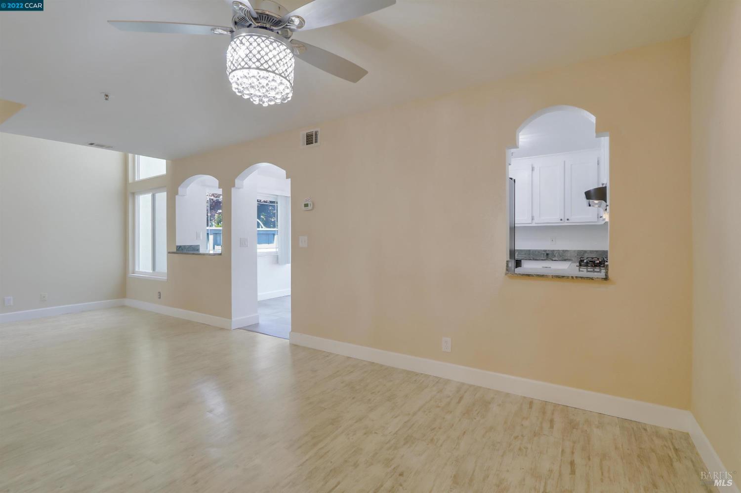 Detail Gallery Image 5 of 39 For 28 Shoal Dr, Vallejo,  CA 94591 - 3 Beds | 2/1 Baths