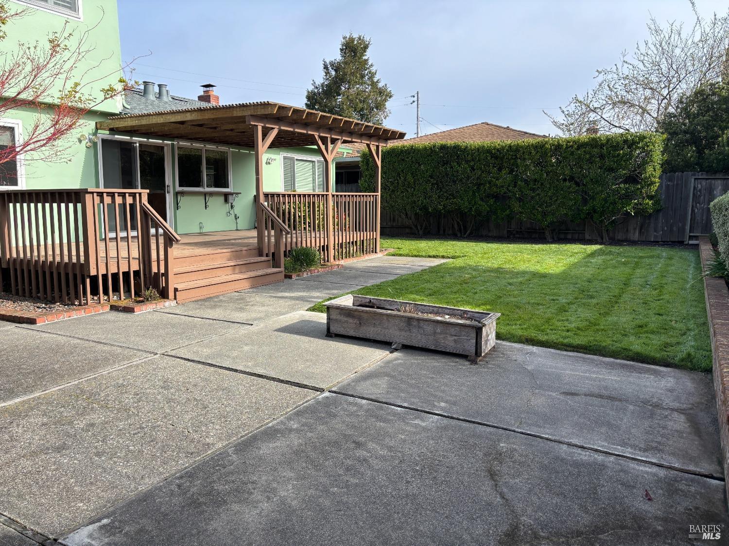 Detail Gallery Image 19 of 20 For 1688 Kearny Ct, Petaluma,  CA 94954 - 5 Beds | 2/1 Baths