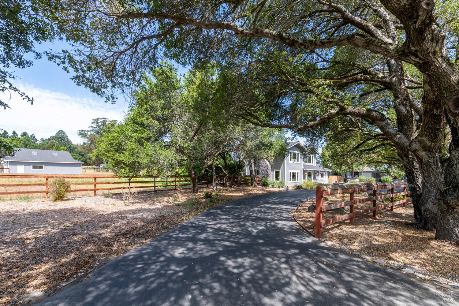 Detail Gallery Image 2 of 96 For 635 Palm Ave, Penngrove,  CA 94951 - 4 Beds | 2/1 Baths