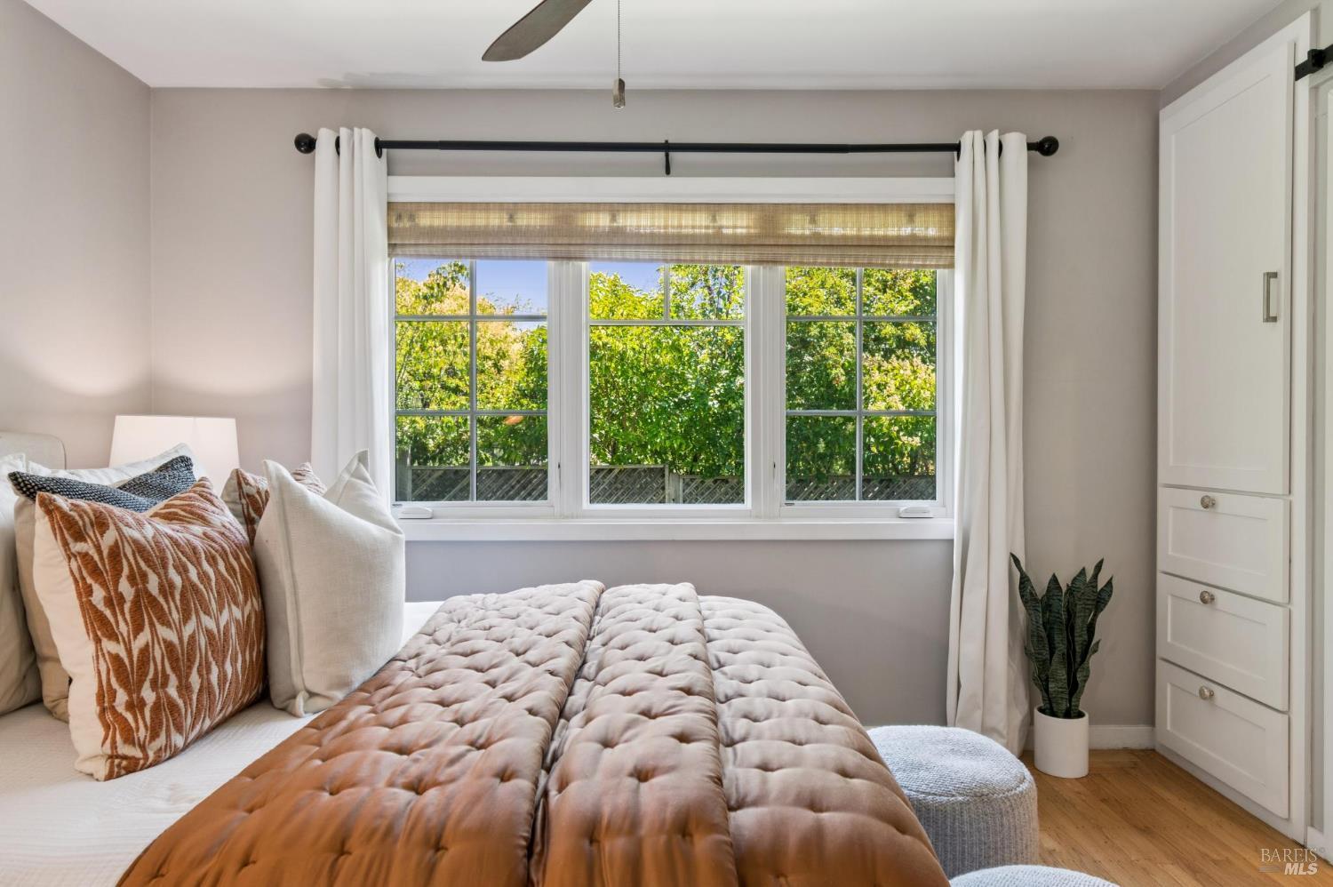 Detail Gallery Image 44 of 66 For 2 Fairview Ct, San Anselmo,  CA 94960 - 3 Beds | 2 Baths
