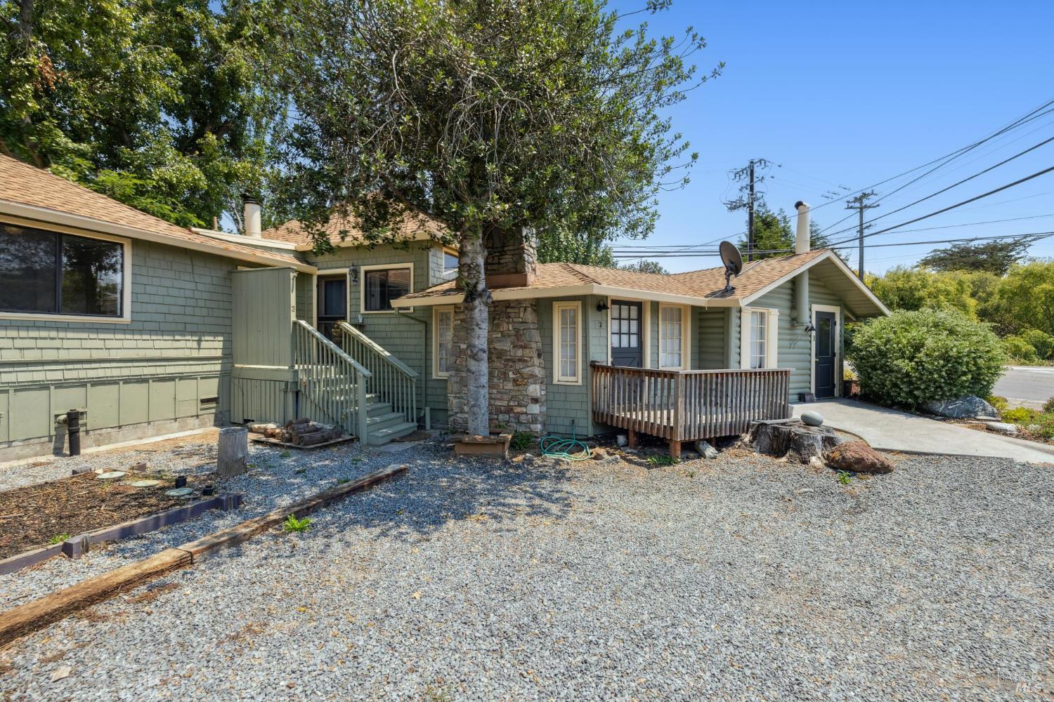 Detail Gallery Image 12 of 50 For 11150 Sir Francis Drake Blvd, Point Reyes Station,  CA 94956 - 3 Beds | 4/1 Baths