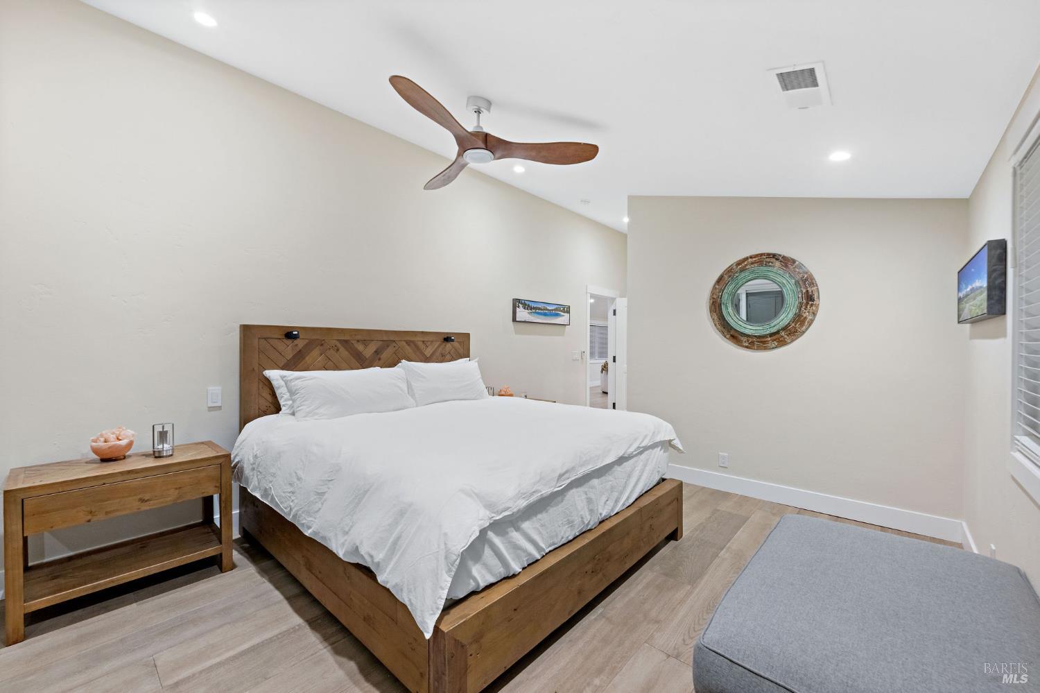 Detail Gallery Image 11 of 26 For 691 Silverado Trl, Saint Helena,  CA 94574 - 2 Beds | 2 Baths