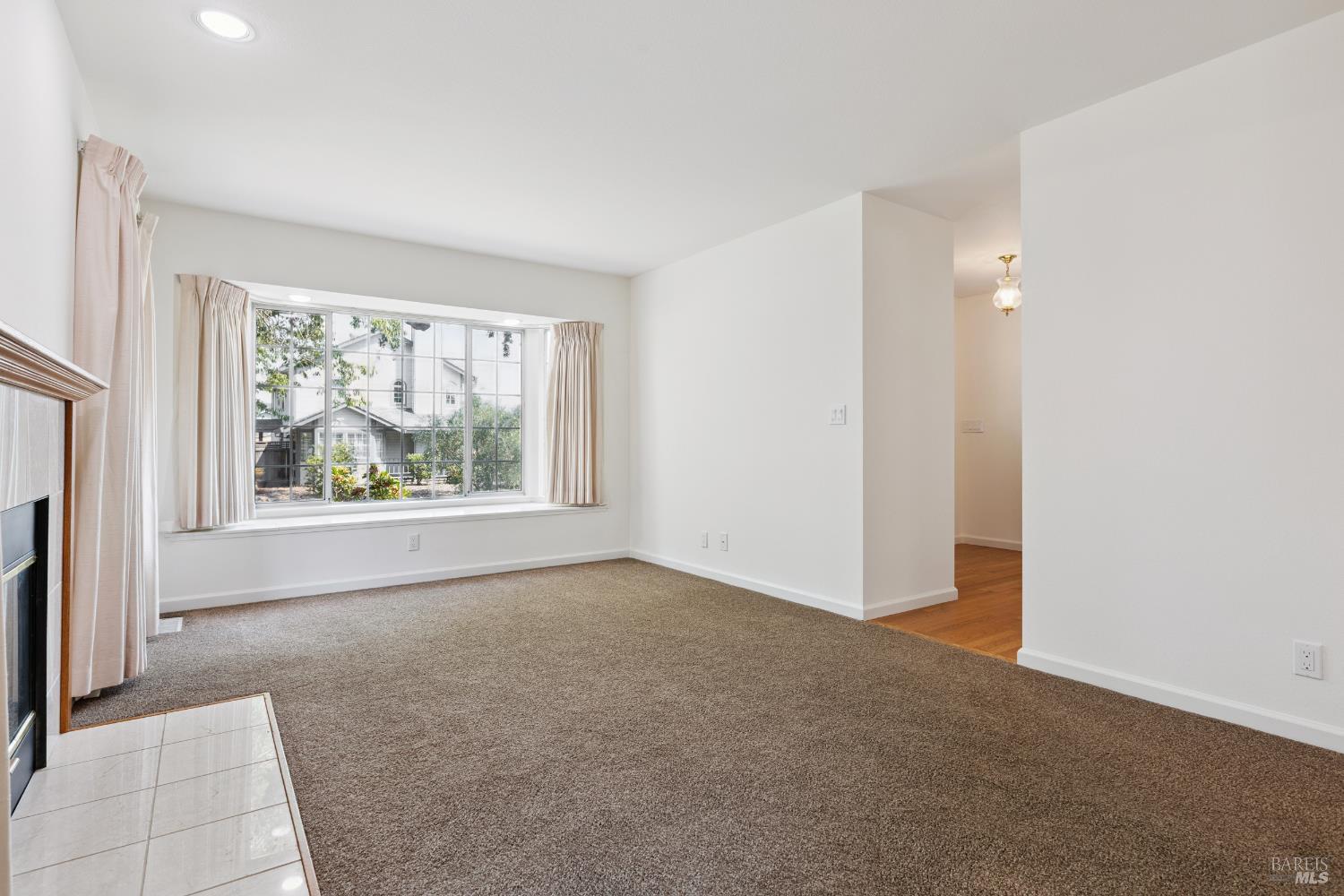 Detail Gallery Image 8 of 43 For 900 Caton Ct, Sonoma,  CA 95476 - 3 Beds | 2 Baths