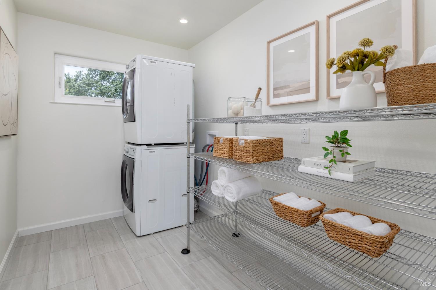 Detail Gallery Image 28 of 96 For 635 Palm Ave, Penngrove,  CA 94951 - 4 Beds | 2/1 Baths
