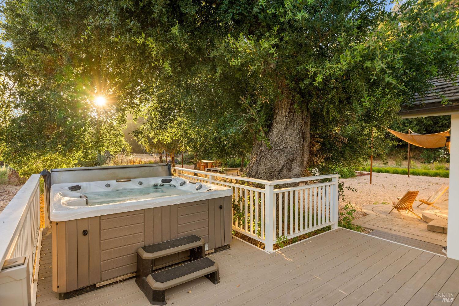 Detail Gallery Image 23 of 26 For 691 Silverado Trl, Saint Helena,  CA 94574 - 2 Beds | 2 Baths