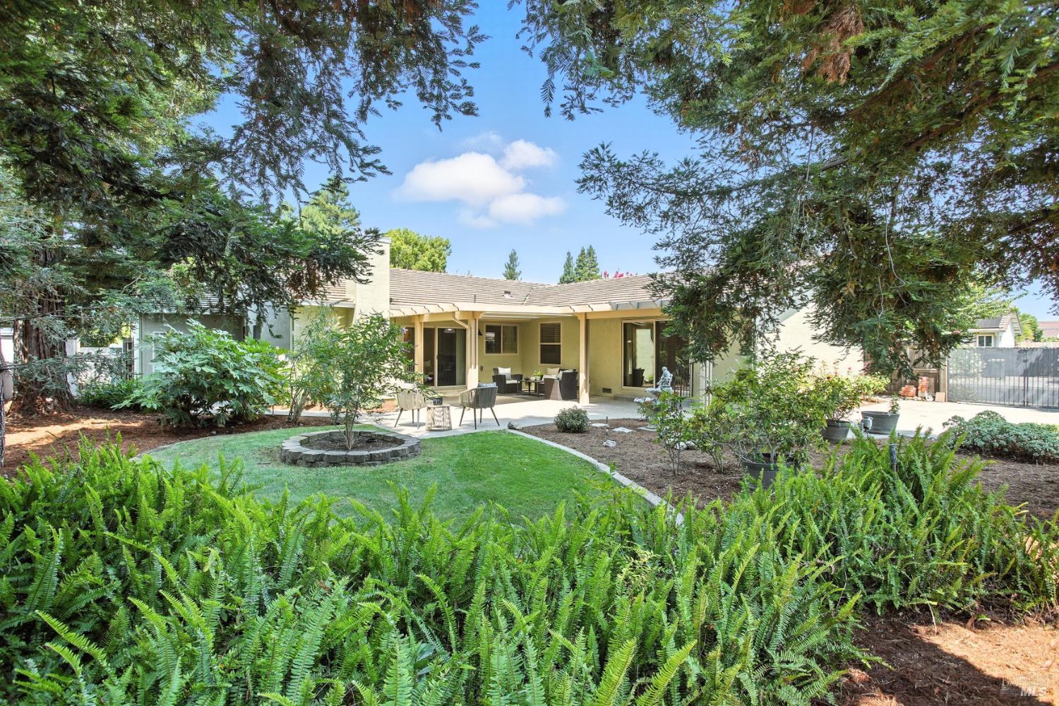 Detail Gallery Image 39 of 55 For 551 Stonewood Dr, Vacaville,  CA 95687 - 4 Beds | 2/1 Baths