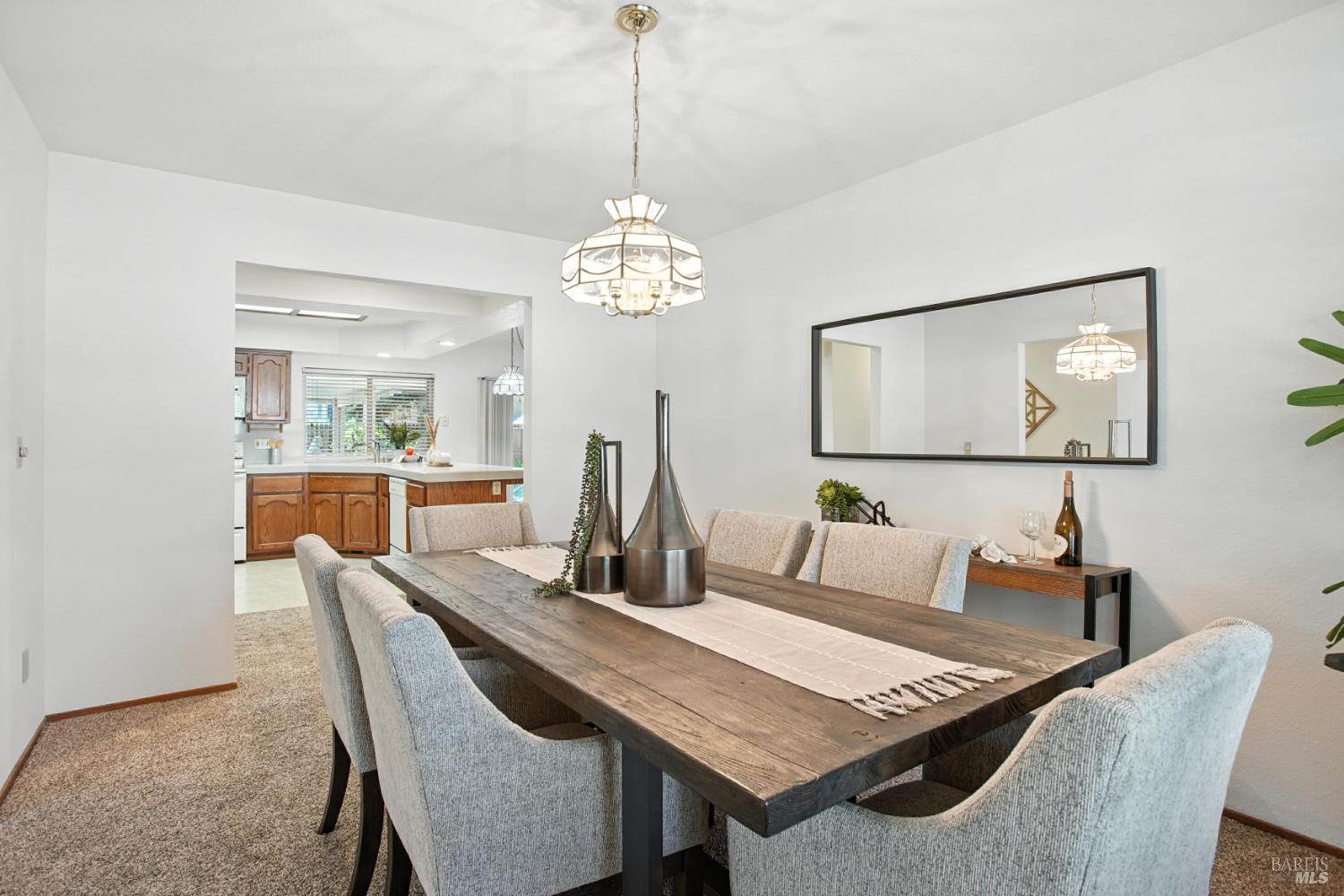 Detail Gallery Image 14 of 55 For 551 Stonewood Dr, Vacaville,  CA 95687 - 4 Beds | 2/1 Baths
