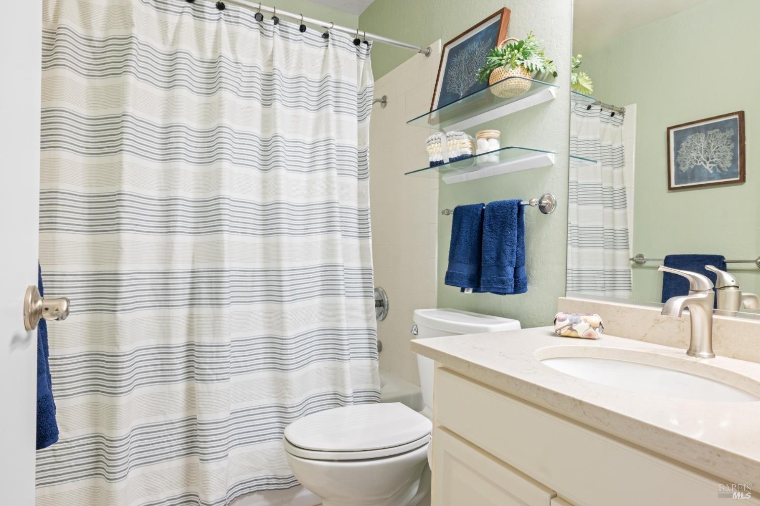Detail Gallery Image 25 of 42 For 706 Adobe Dr, Santa Rosa,  CA 95404 - 3 Beds | 2 Baths