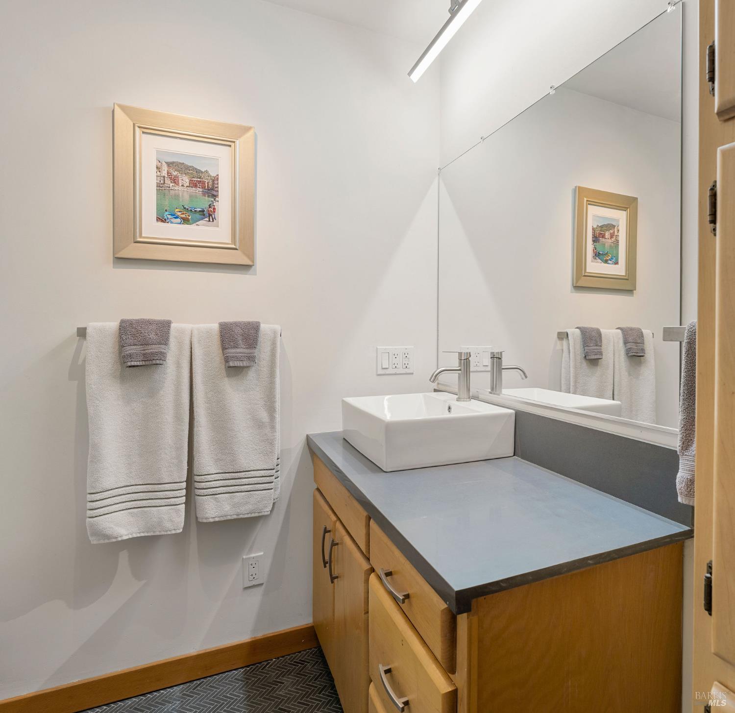 Detail Gallery Image 16 of 39 For 37940 Pacific View Dr, Gualala,  CA 95445 - 4 Beds | 4 Baths