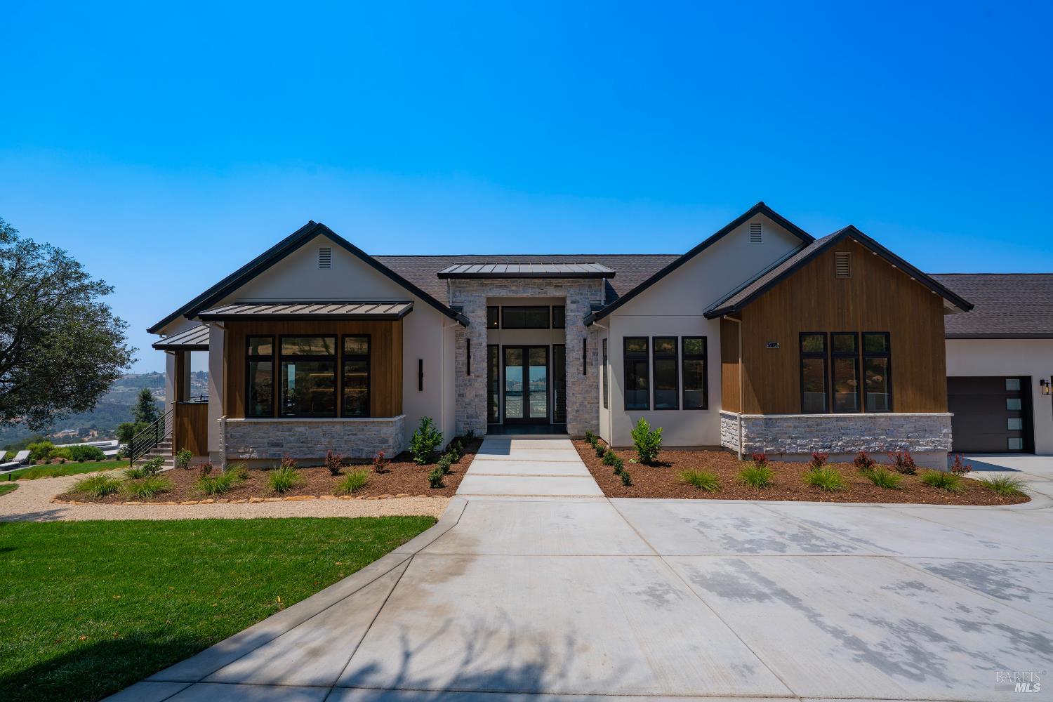 Detail Gallery Image 16 of 99 For 5925 Crystal Dr, Santa Rosa,  CA 95404 - 4 Beds | 4/1 Baths