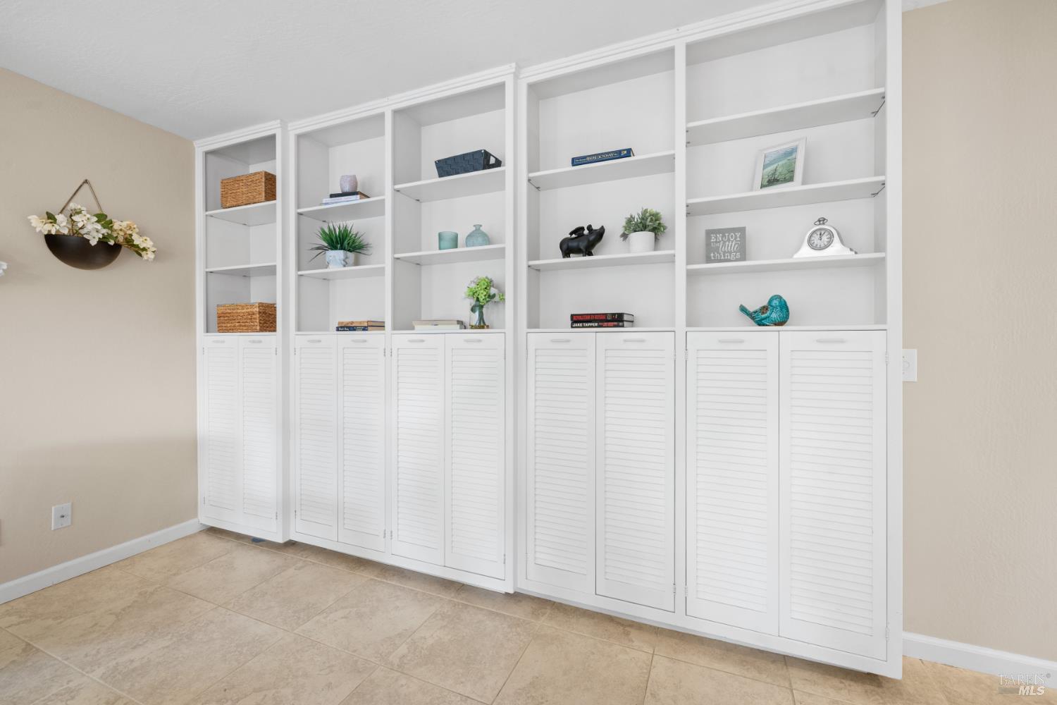 Detail Gallery Image 8 of 42 For 706 Adobe Dr, Santa Rosa,  CA 95404 - 3 Beds | 2 Baths