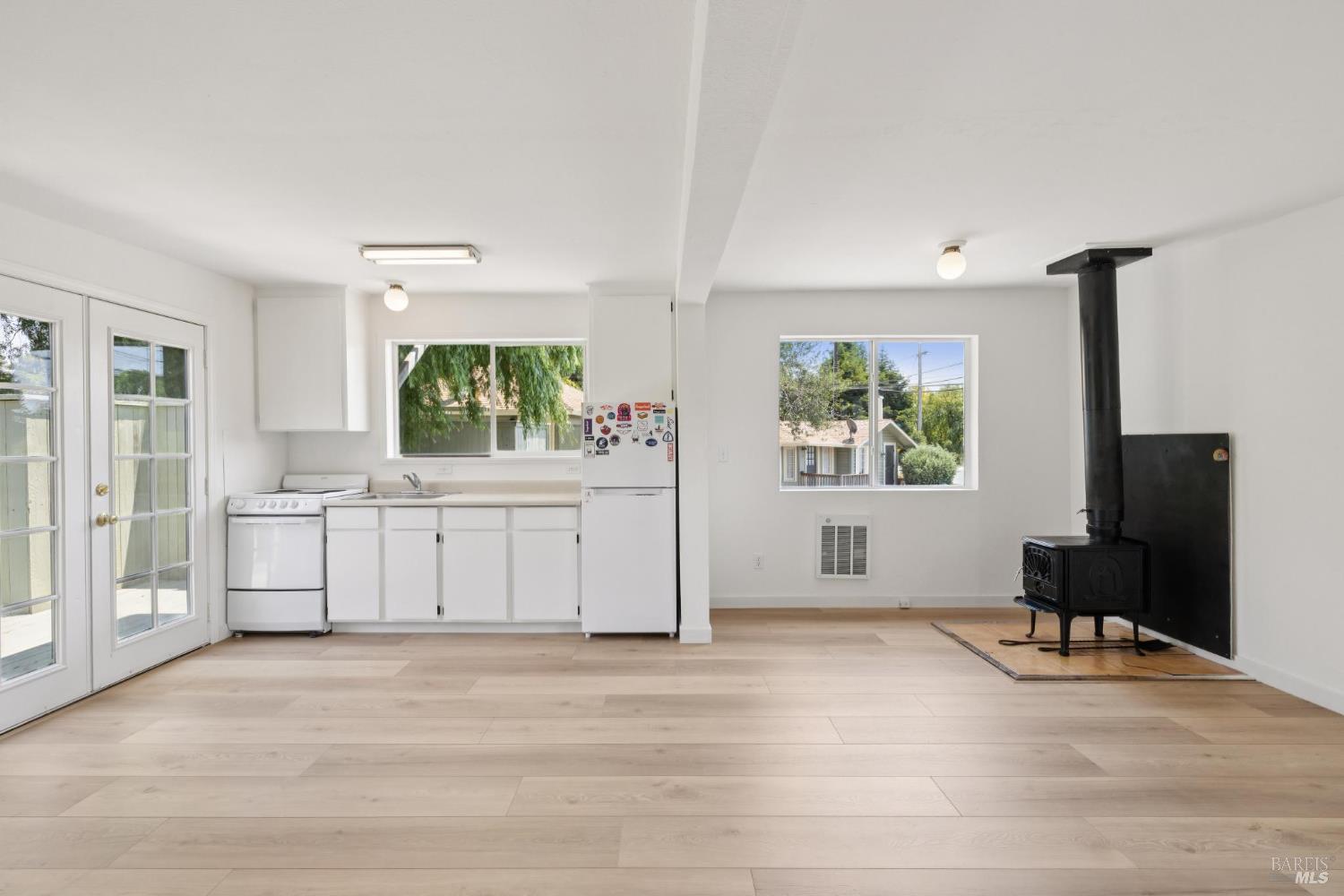 Detail Gallery Image 16 of 50 For 11150 Sir Francis Drake Blvd, Point Reyes Station,  CA 94956 - 3 Beds | 4/1 Baths