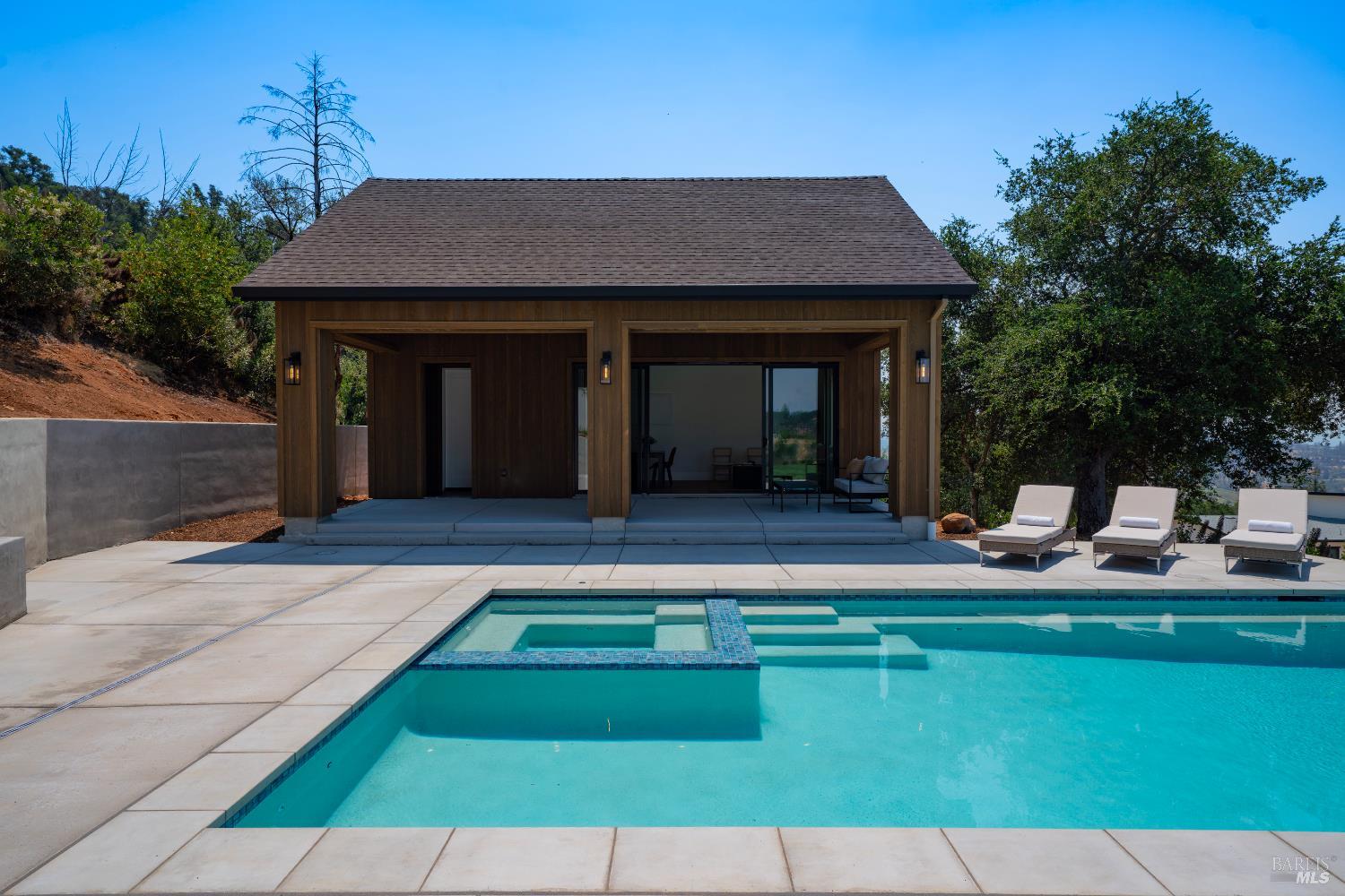 Detail Gallery Image 75 of 99 For 5925 Crystal Dr, Santa Rosa,  CA 95404 - 4 Beds | 4/1 Baths
