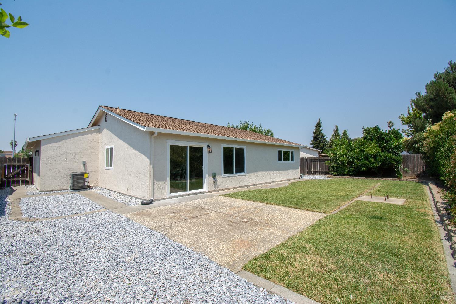 Detail Gallery Image 31 of 34 For 224 Columbus Dr, Fairfield,  CA 94533 - 3 Beds | 2 Baths