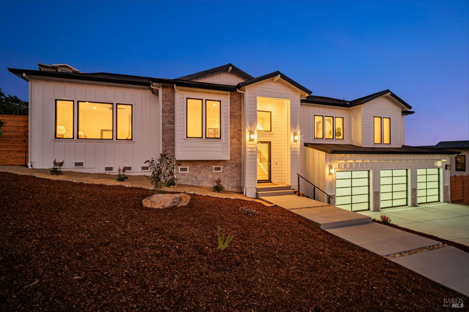 Detail Gallery Image 30 of 48 For 3572 Southridge Dr, Santa Rosa,  CA 95403 - 4 Beds | 4 Baths