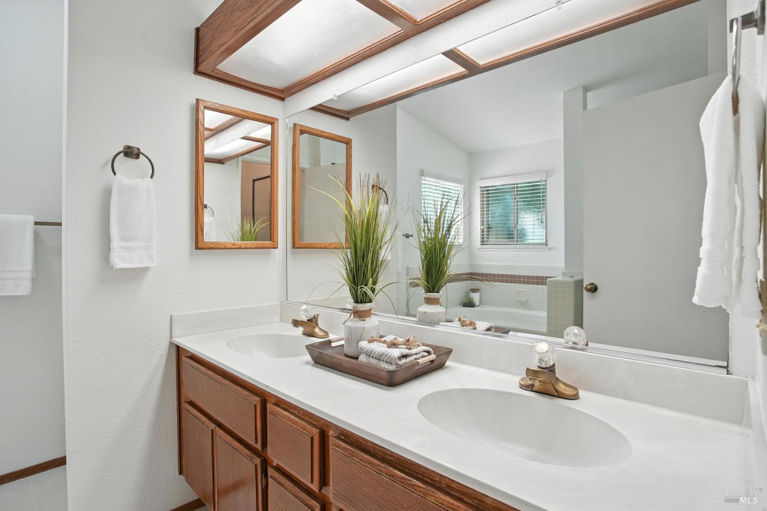 Detail Gallery Image 30 of 55 For 551 Stonewood Dr, Vacaville,  CA 95687 - 4 Beds | 2/1 Baths