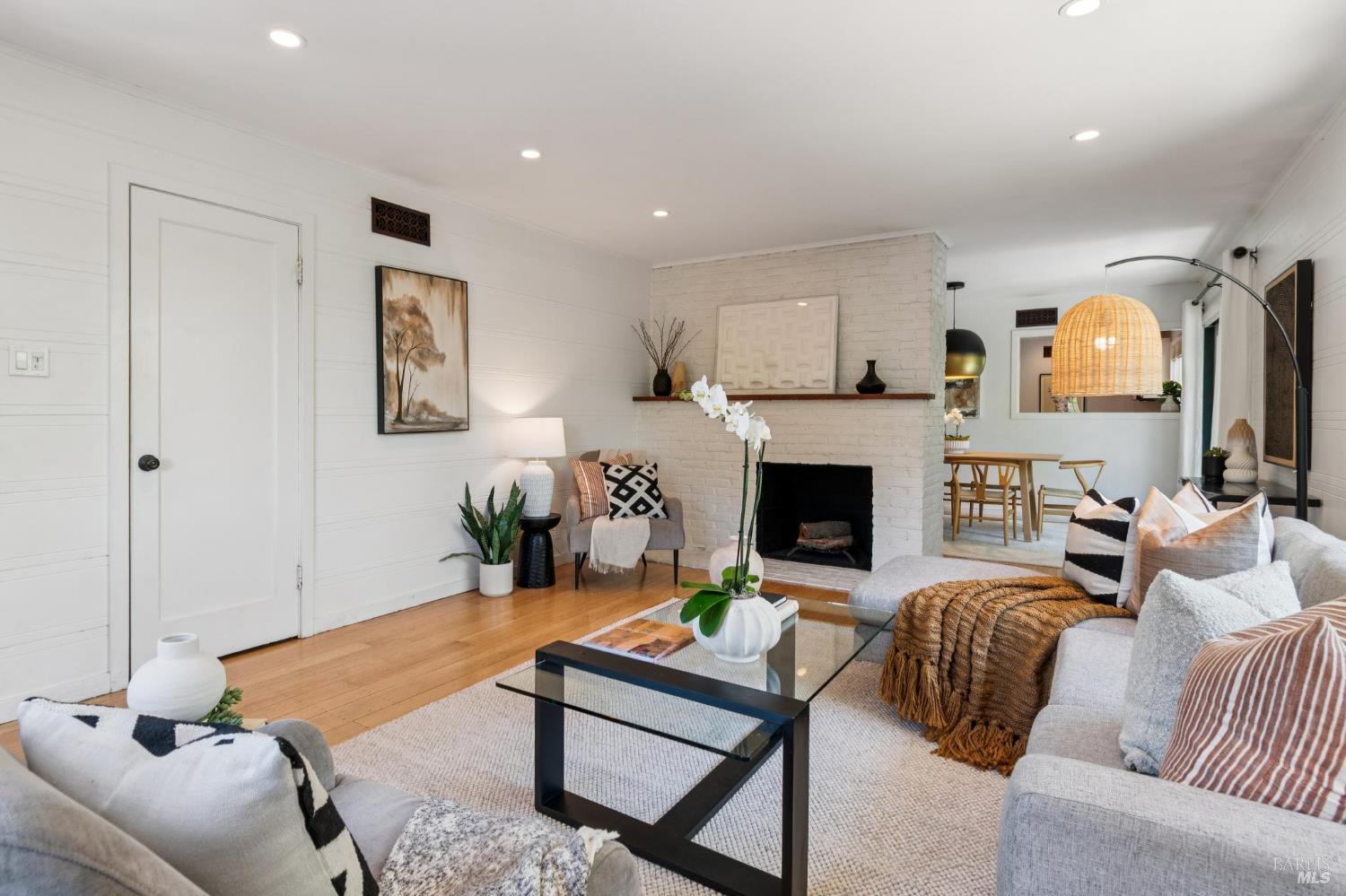 Detail Gallery Image 6 of 66 For 2 Fairview Ct, San Anselmo,  CA 94960 - 3 Beds | 2 Baths