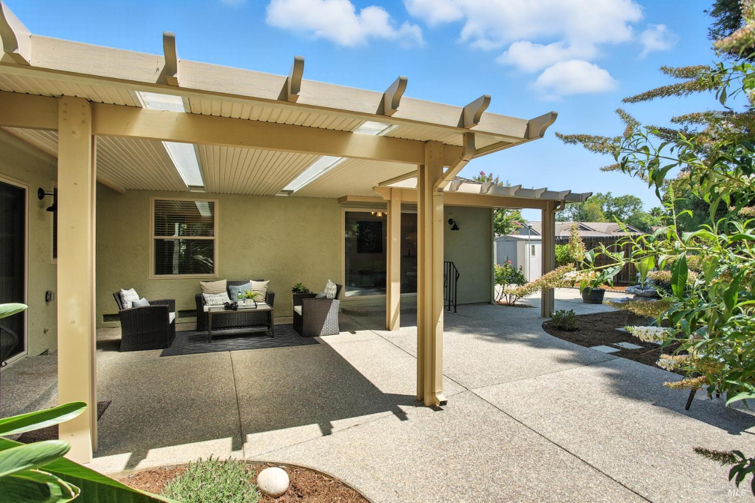 Detail Gallery Image 42 of 55 For 551 Stonewood Dr, Vacaville,  CA 95687 - 4 Beds | 2/1 Baths