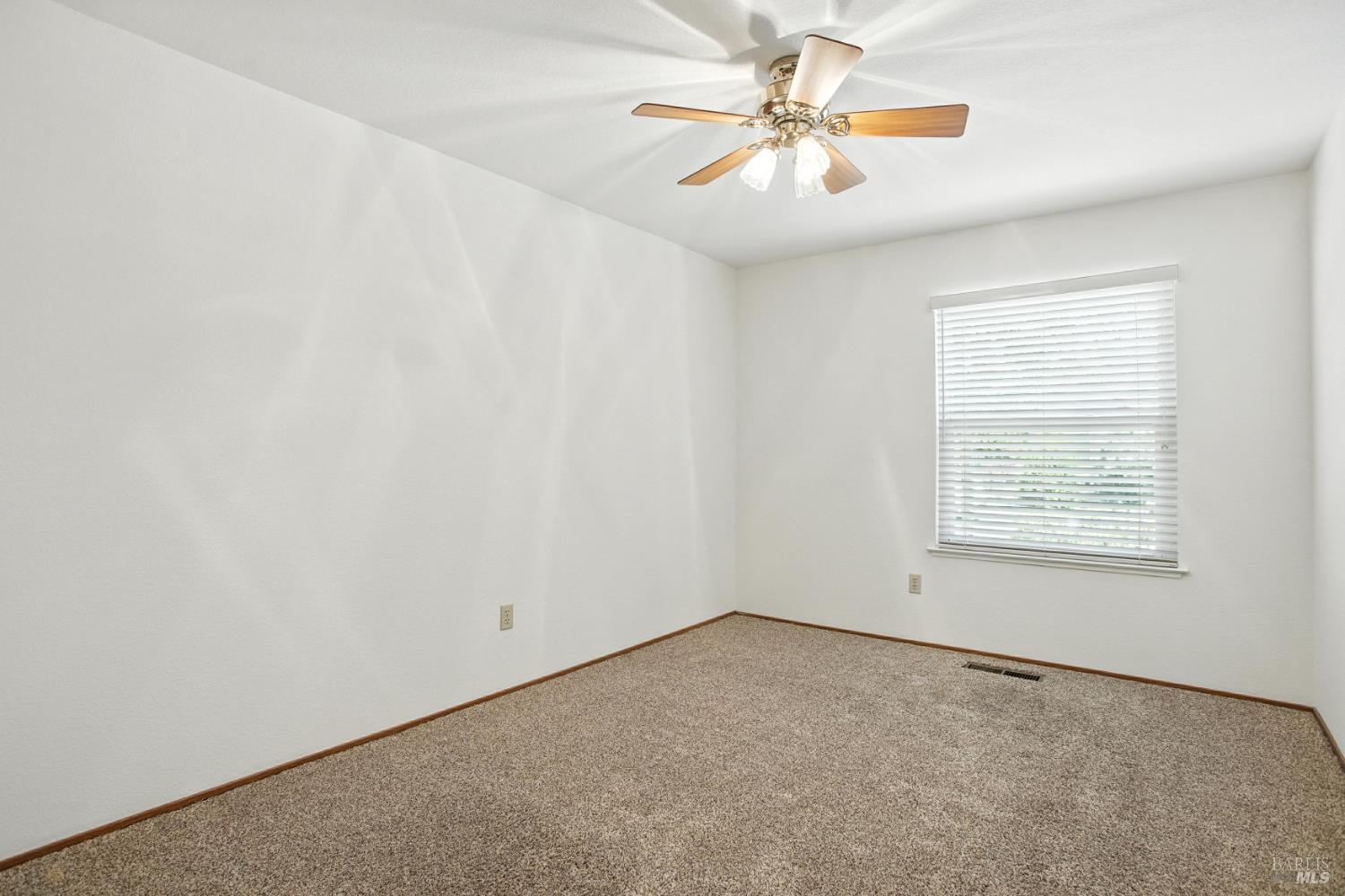 Detail Gallery Image 20 of 55 For 551 Stonewood Dr, Vacaville,  CA 95687 - 4 Beds | 2/1 Baths