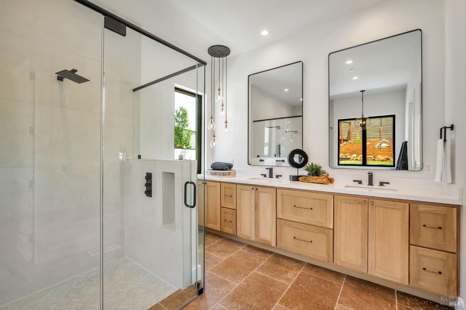 Detail Gallery Image 22 of 48 For 3572 Southridge Dr, Santa Rosa,  CA 95403 - 4 Beds | 4 Baths