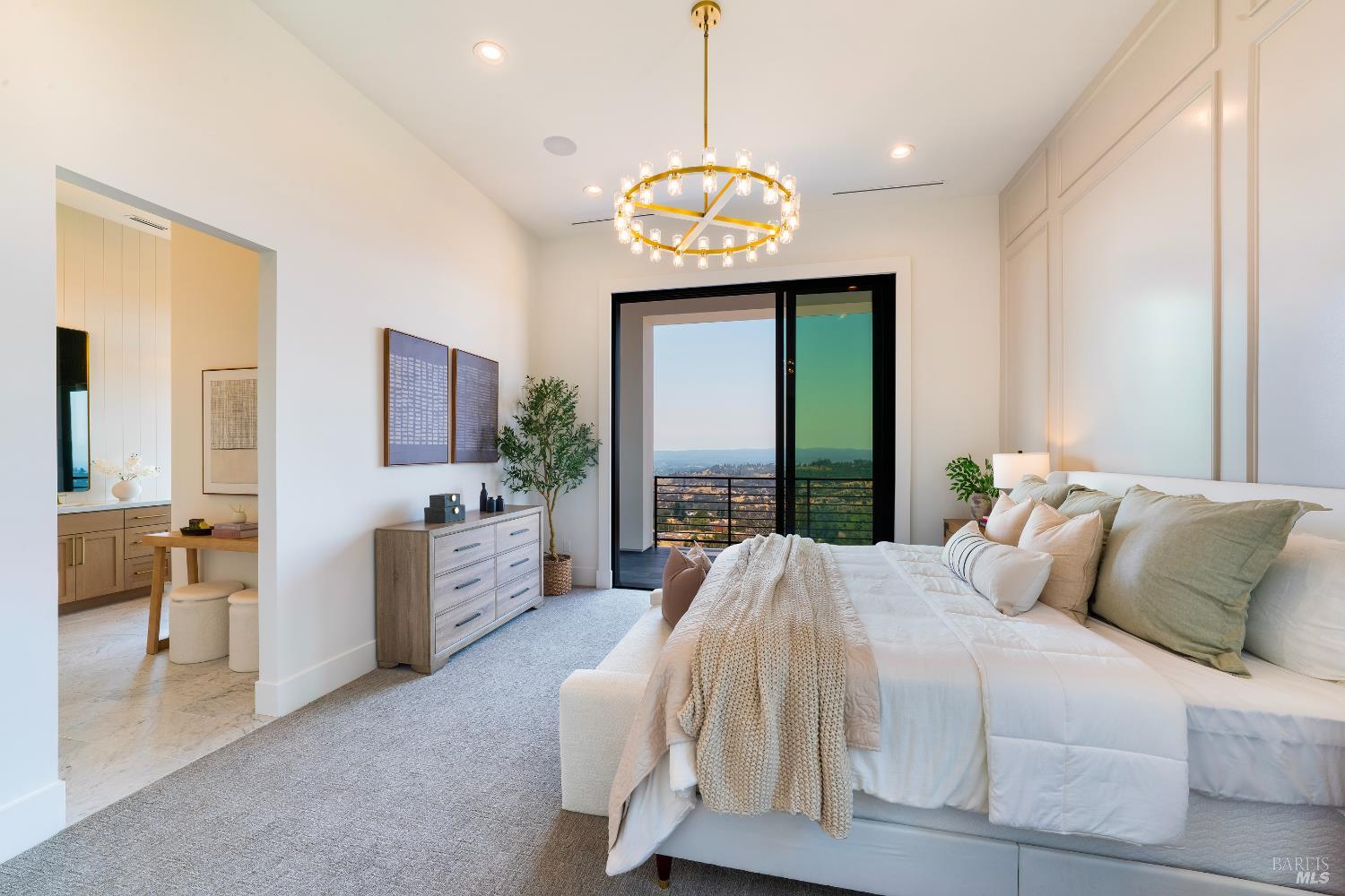 Detail Gallery Image 9 of 99 For 5925 Crystal Dr, Santa Rosa,  CA 95404 - 4 Beds | 4/1 Baths