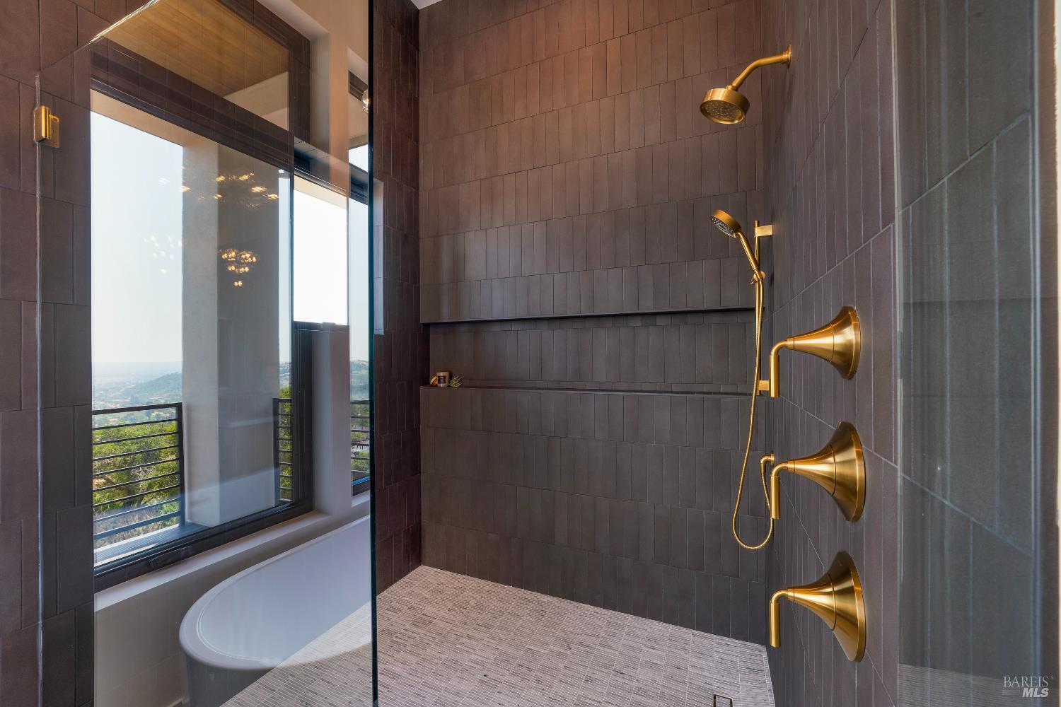 Detail Gallery Image 45 of 99 For 5925 Crystal Dr, Santa Rosa,  CA 95404 - 4 Beds | 4/1 Baths