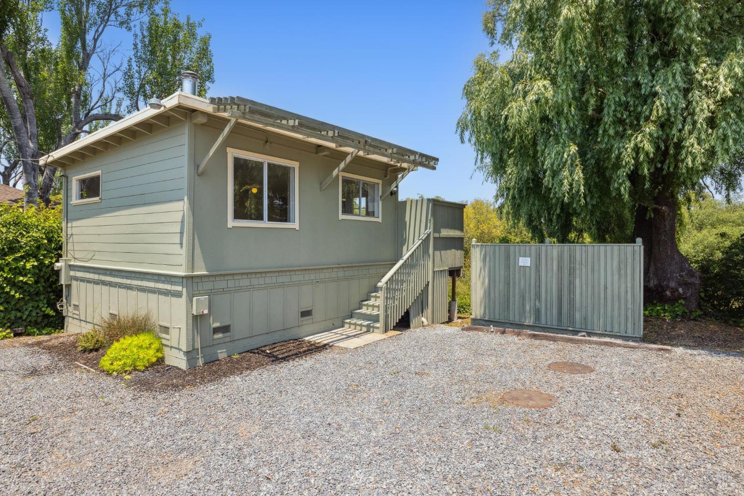 Detail Gallery Image 13 of 50 For 11150 Sir Francis Drake Blvd, Point Reyes Station,  CA 94956 - 3 Beds | 4/1 Baths