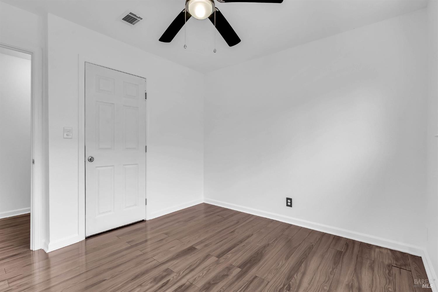 Detail Gallery Image 19 of 47 For 1607 California Dr, Vacaville,  CA 95687 - 3 Beds | 2 Baths