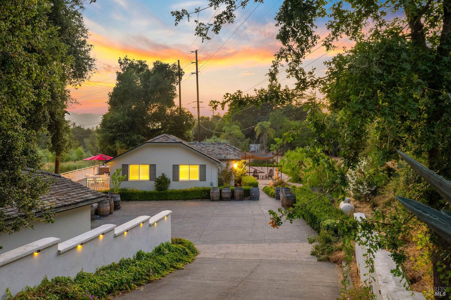 Detail Gallery Image 24 of 26 For 691 Silverado Trl, Saint Helena,  CA 94574 - 2 Beds | 2 Baths