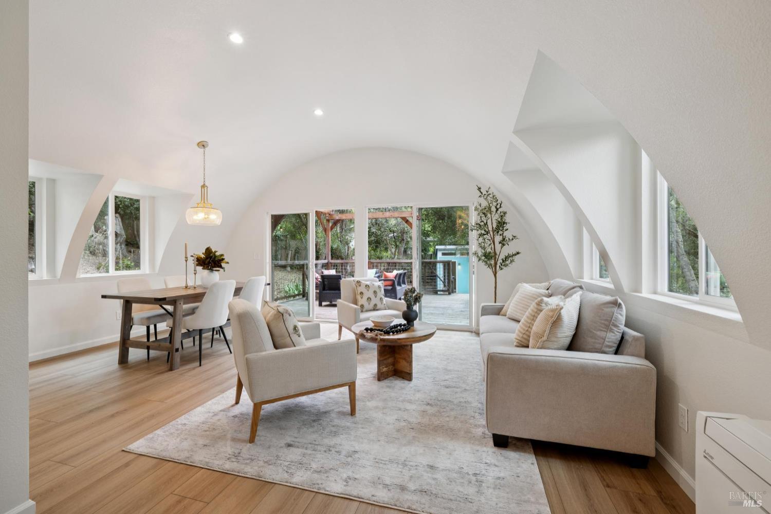 Detail Gallery Image 4 of 50 For 1863 Mountain View Ave, Petaluma,  CA 94952 - 2 Beds | 1 Baths