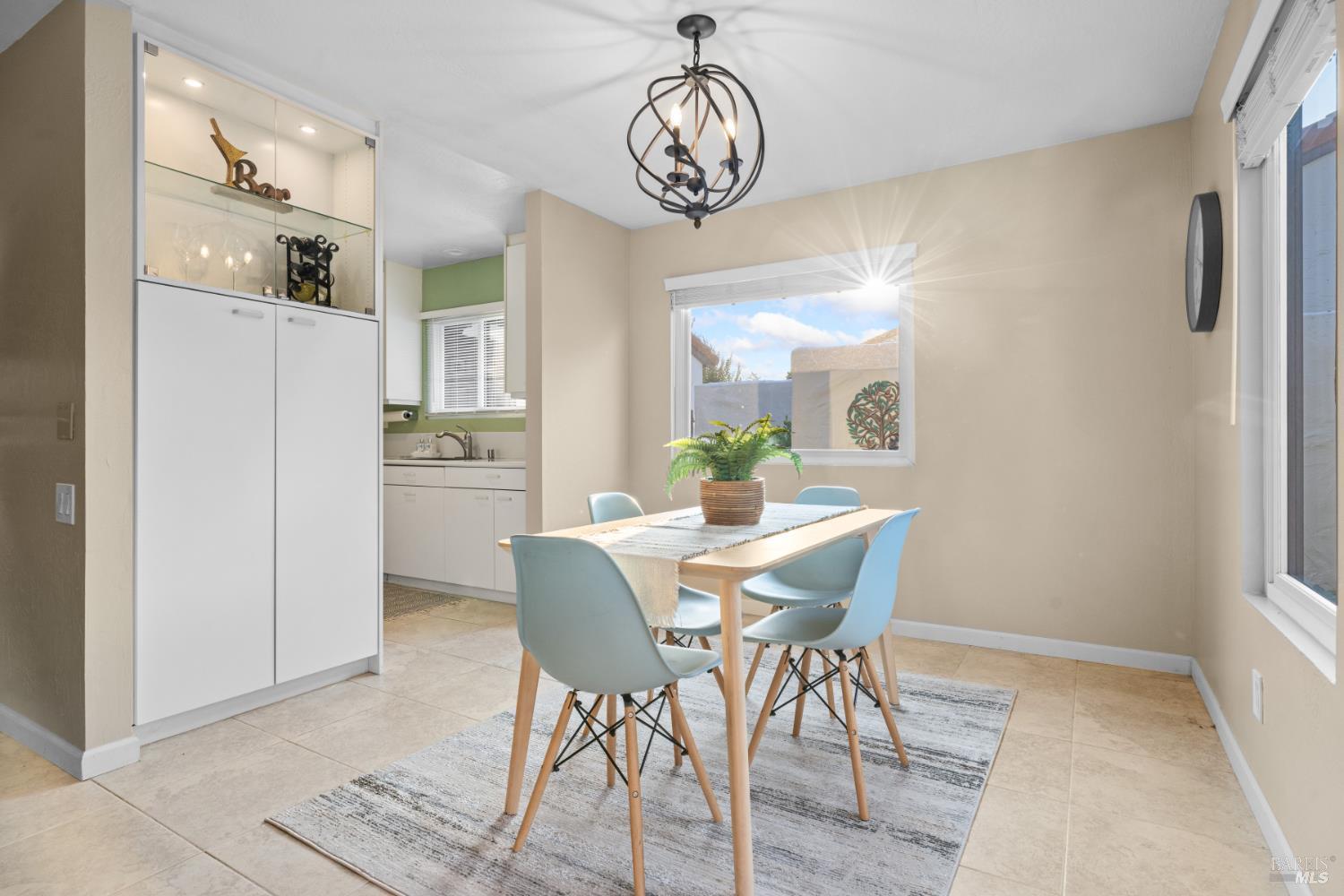 Detail Gallery Image 10 of 42 For 706 Adobe Dr, Santa Rosa,  CA 95404 - 3 Beds | 2 Baths