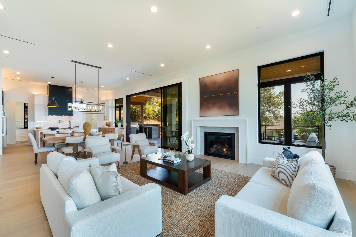 Detail Gallery Image 24 of 99 For 5925 Crystal Dr, Santa Rosa,  CA 95404 - 4 Beds | 4/1 Baths