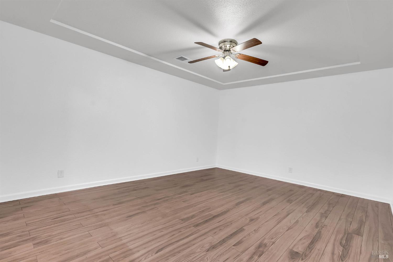 Detail Gallery Image 9 of 47 For 1607 California Dr, Vacaville,  CA 95687 - 3 Beds | 2 Baths