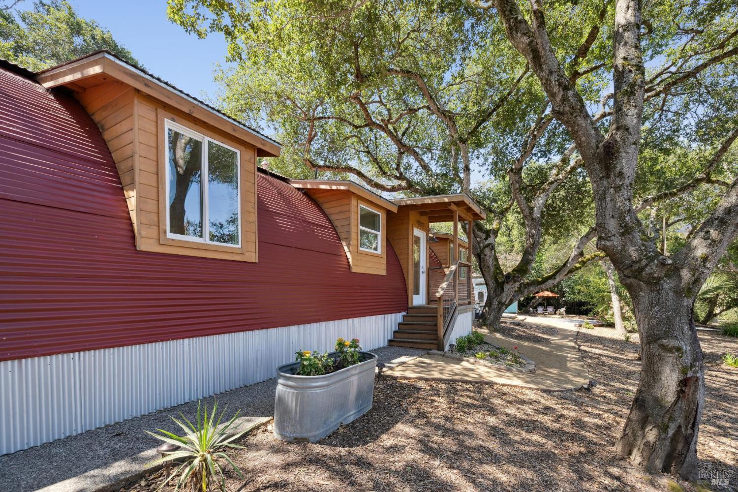 Detail Gallery Image 3 of 50 For 1863 Mountain View Ave, Petaluma,  CA 94952 - 2 Beds | 1 Baths